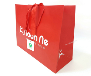 Ivory Card Paper Red Apparel Paper Bag (2).jpg