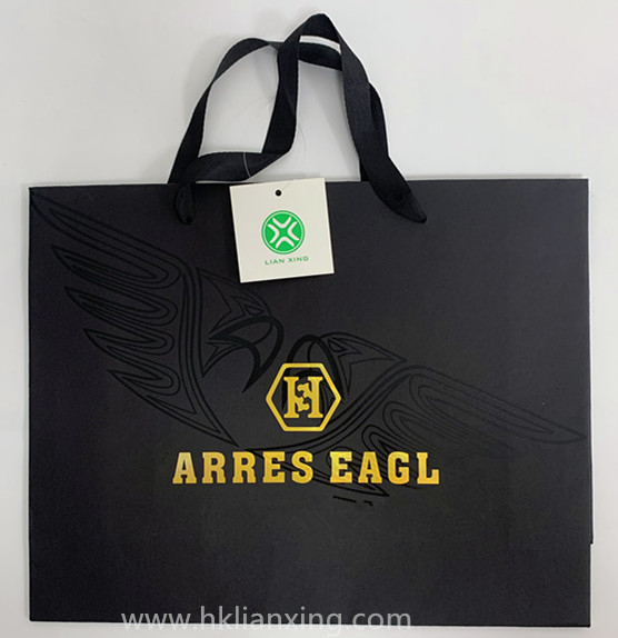 Black Fashion Cardboard Paper Bag with Webbing for Garments 